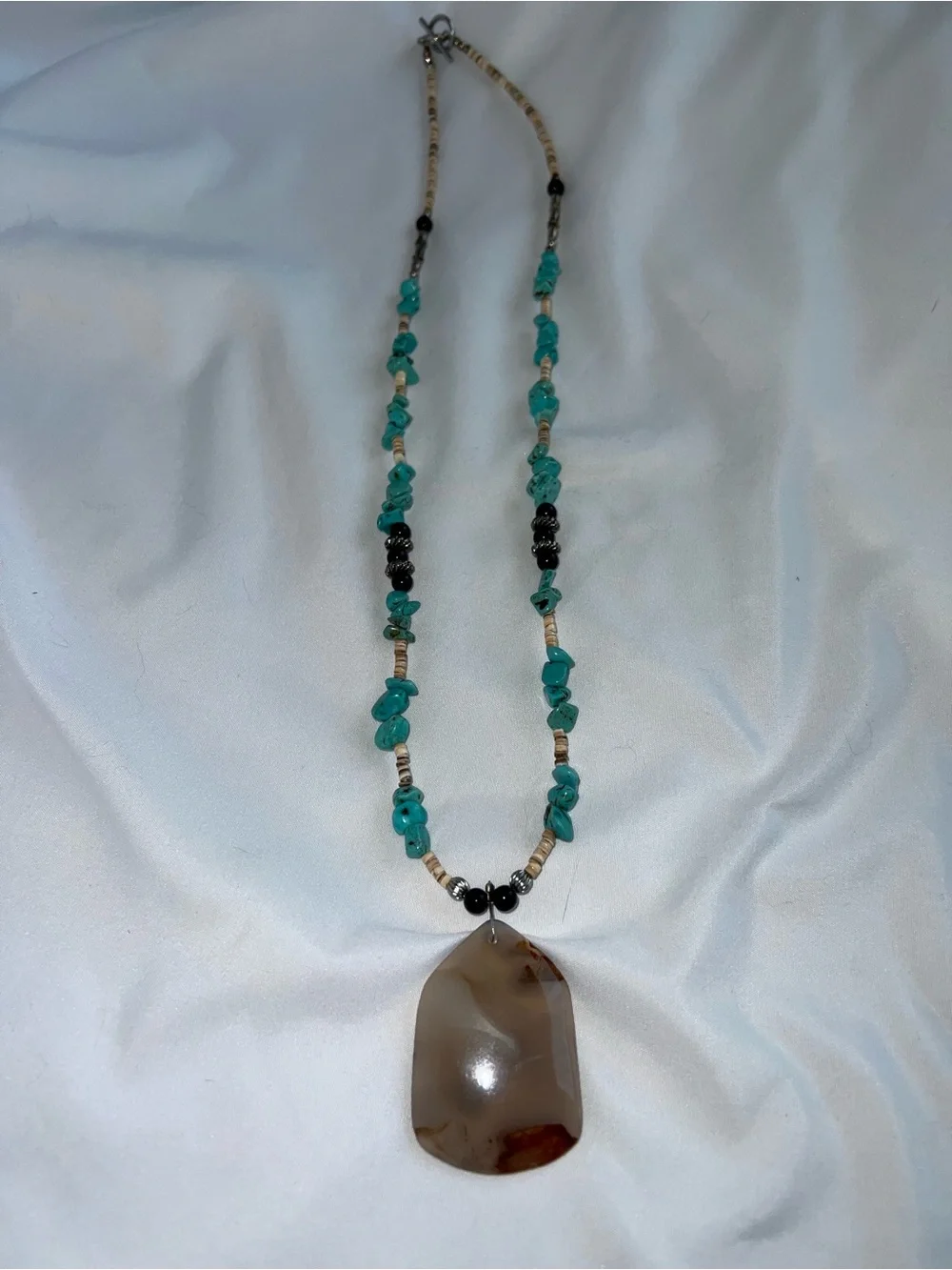 Turquoise Chip Bead Necklace with Agate Pendant - Women Jewelry - Picture 4 of 5